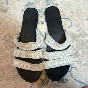 Rothy’s Triple Band Sea Shell Fringe Retired Sandals Women's 11.5 Slide On